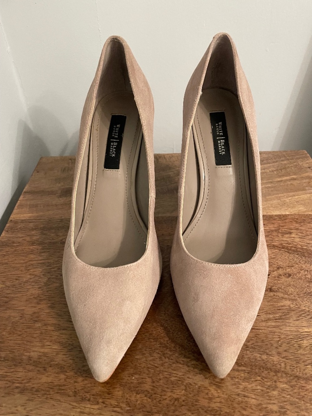 White House Black Market Suede Pumps Heels Size 8 Medium